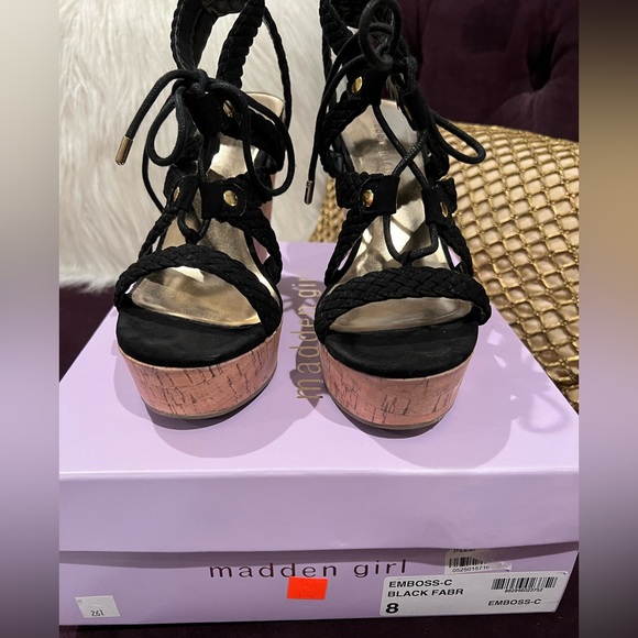 Madden Girl Emboss-C black fabric wedge sandal size 8 - Picture 5 of 6